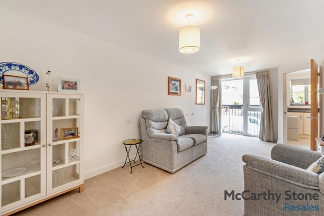 1-bed flat on 22 Edward Place, Churchfield Road, Walton-On-Thames, £270,000