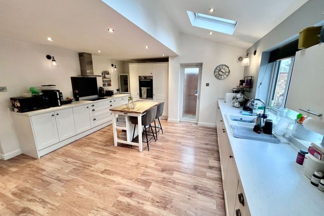 62 Westbury Lane, Newport Pagnell photo 3