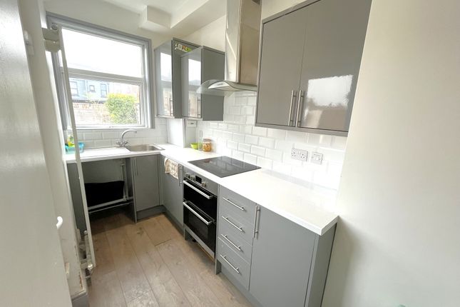 140, Westminster Drive, Westcliff-on-Sea photo 5