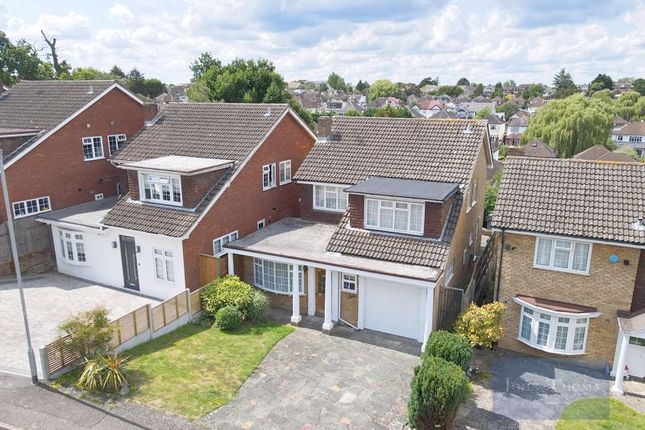 Thumbnail Detached house to rent in Great Oaks, Chigwell