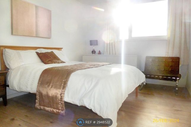 Staplehurst Court, Northcote Road, London photo 5