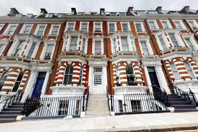 Flat to rent in 21 Hornton St, Kensington, London