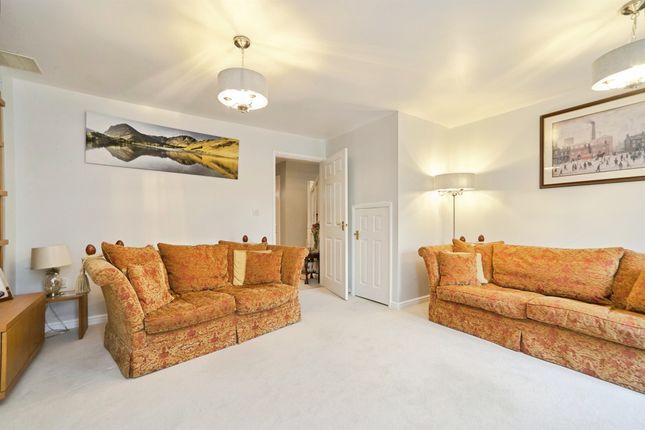 107, Swan Avenue, Bingley photo 4