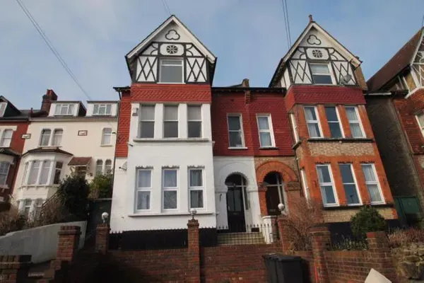 3-bed flat on 10c, Avondale Road, South Croydon, £1,595/mo
