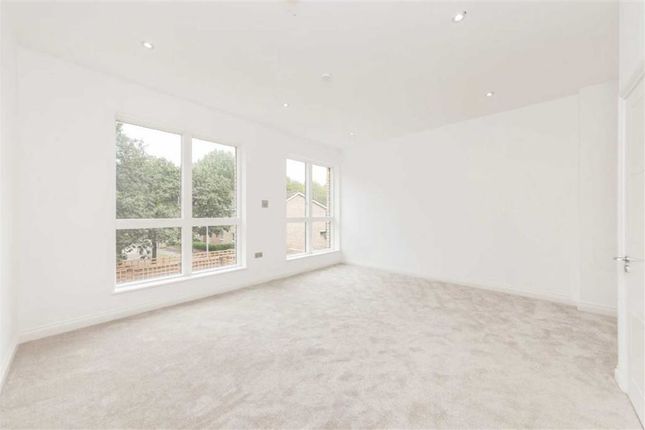 Property to rent in St. James's Road, London