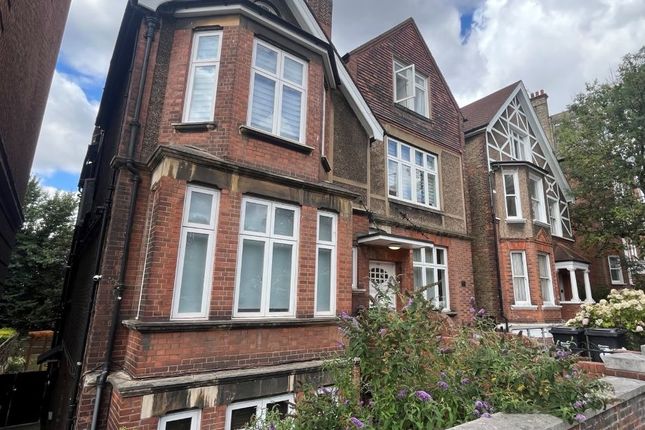 385, Finchley Road, London photo 2