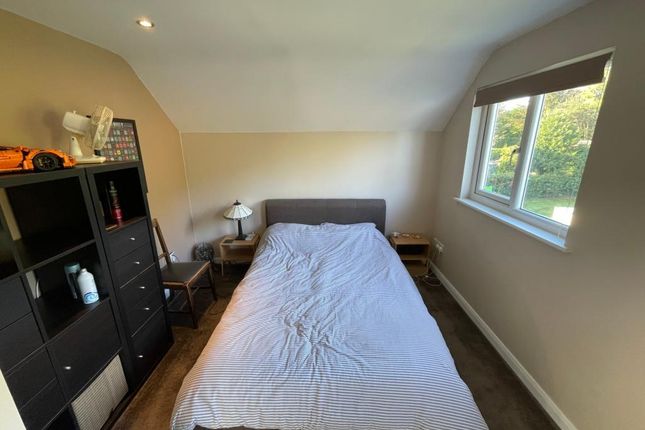 Flat to rent in Moore's Hill, Olney