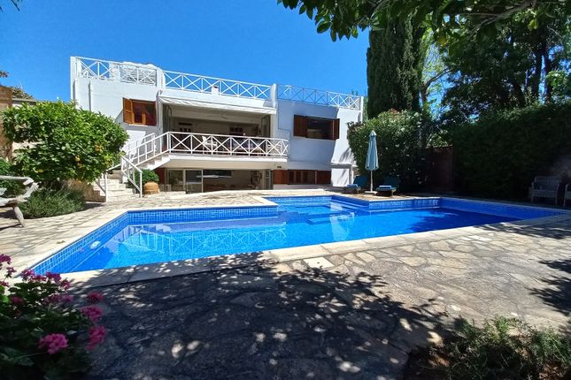 Villa for sale in Kyrenia