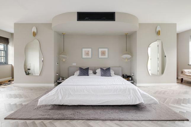24, Manor House Drive, London photo 4