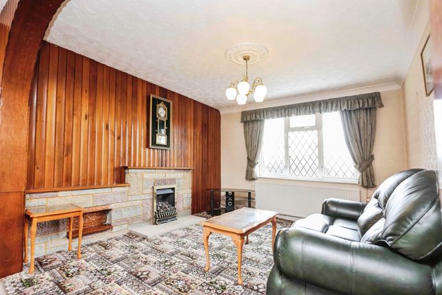 48, Birch Coppice, Brierley Hill photo 4
