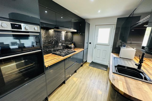2, Alder Close, Selby photo 2