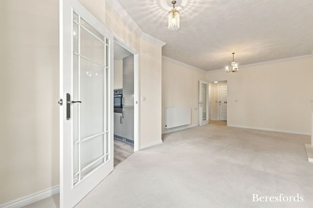23 Meadow Lodge,, Laindon Road, Essex photo 4