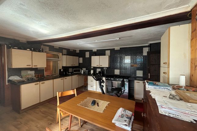 9, Gelli Houses, PORT TALBOT photo 3
