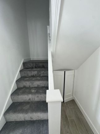 8, Pickett Avenue, Oxford photo 2