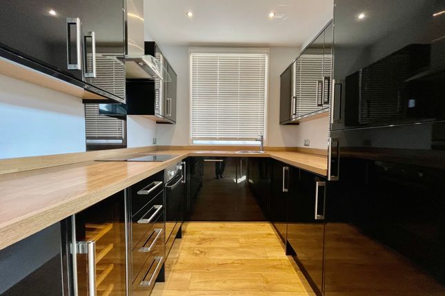 8 Priory Lane, Royston photo 5