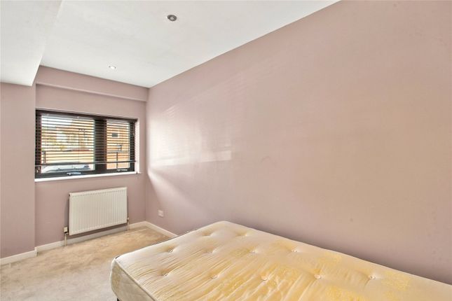 Flat 1, 159, Fallsbrook Road, Furzedown photo 4