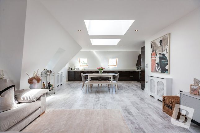 Flat for sale in Avenue Road, Brentwood, Essex