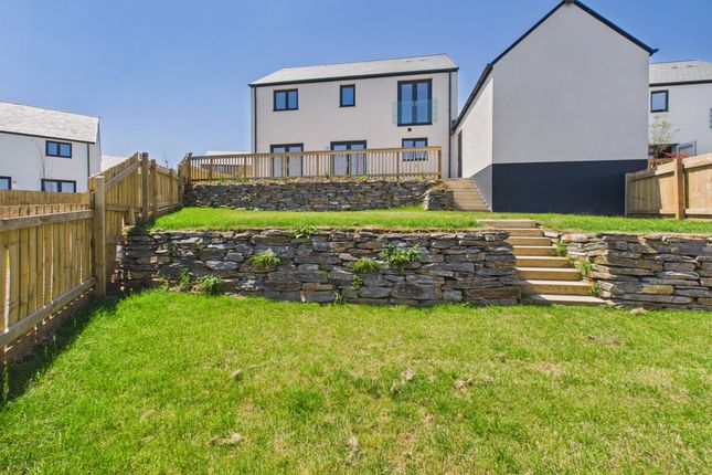 9, Upton Green, Bude photo 3