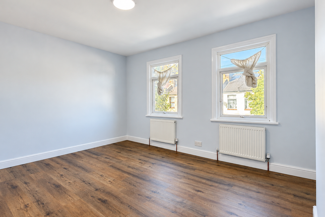 6, Cornwallis Road, Edmonton photo 5