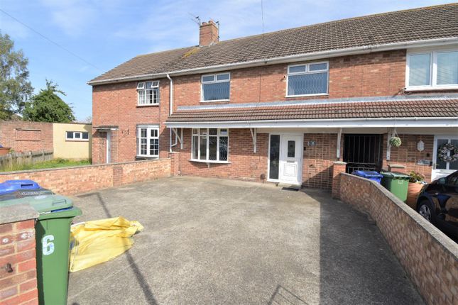 Thumbnail Semi-detached house to rent in Thornton Grove, Grimsby, Lincolnshire