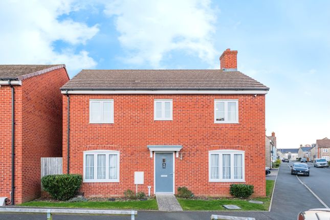 Thumbnail Detached house for sale in Upper Ox Hill, Purton, Swindon