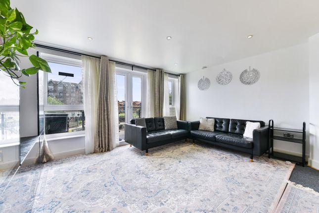 Flat for sale in Canute House, Brentford