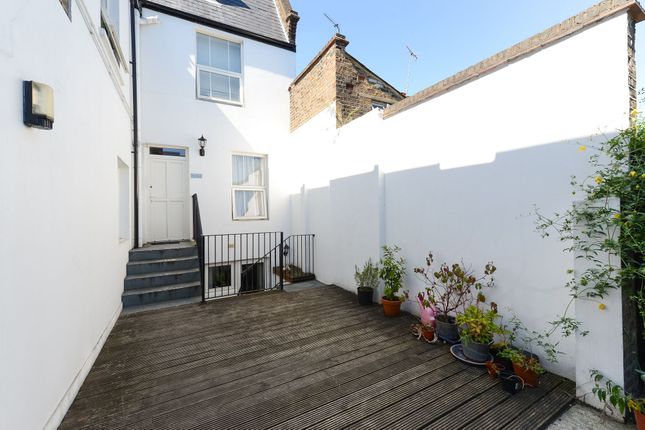 92b Friendly Street, London photo 4