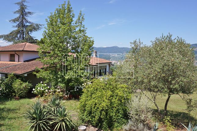 Villa for sale in Via Montebuono, Vezzano Ligure, La Spezia, Liguria, Italy