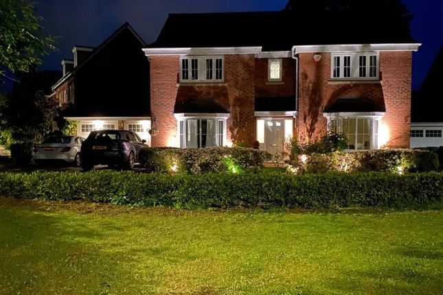 14 The Garthlands, Stafford photo 4