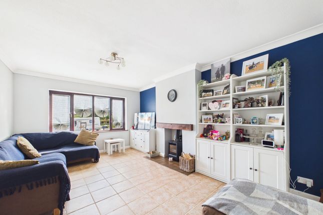 27 Simons Walk, Towcester photo 3
