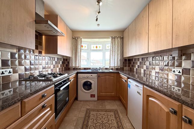 33 The Crescent, Aberdar photo 4