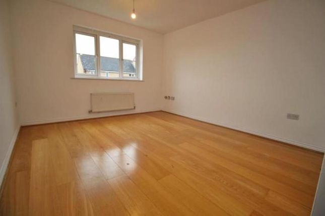 Flat 9, Fitzwilliam Court, Eaton Way, Borehamwood photo 3
