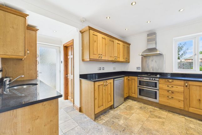 44, Lansdowne Close, Calne photo 4