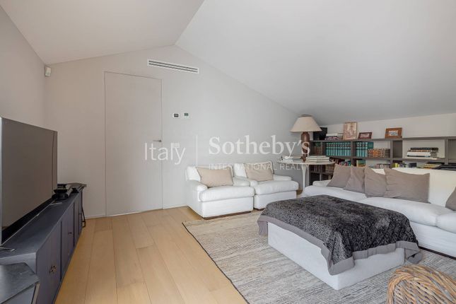 Penthouse for sale in Via Filippo Corridoni, Milano, Lombardia