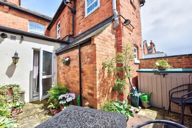 Thumbnail Flat for sale in Reading Road, Henley-On-Thames