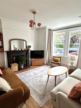 95, Mildred Avenue, Watford photo 2