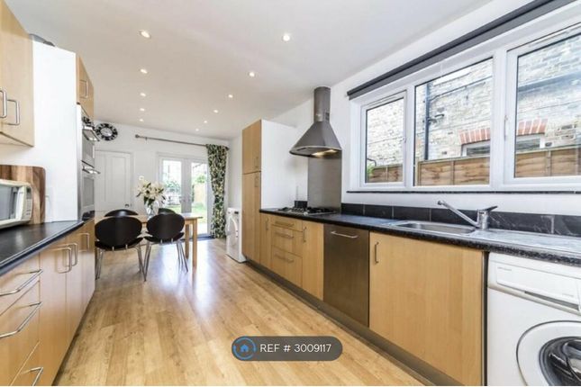 Pentney Road, Balham, London photo 2