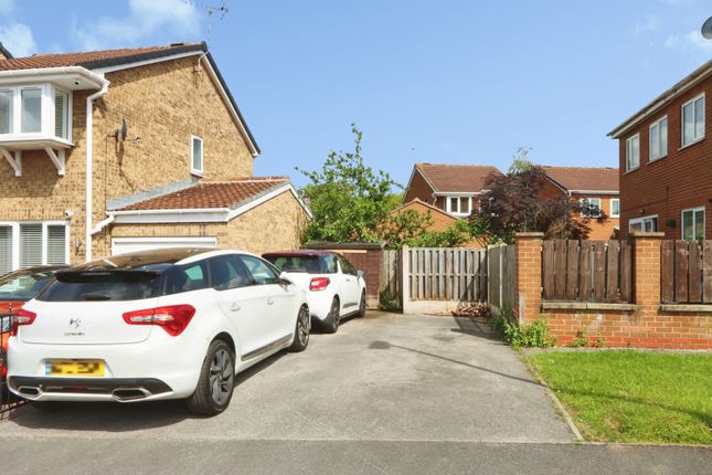 17, Hartland Drive, Sheffield photo 4