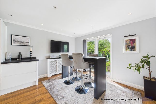 2, Redwood, Egham photo 4