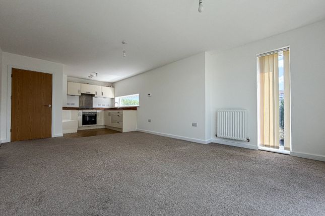 34 Cunningham Court, Taunton, Somerset photo 2