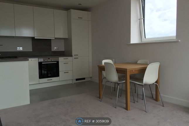 Flat, Skylark House Drake Way, Reading photo 2