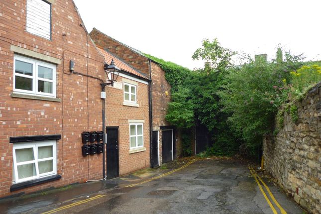 Thumbnail Flat to rent in St. Pauls Lane, Lincoln