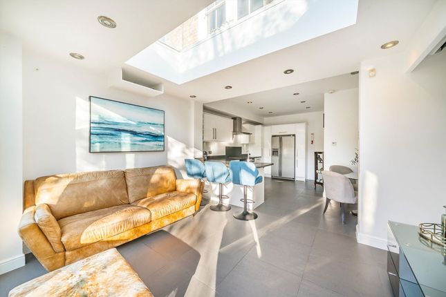 48, Robinson Road, London photo 4
