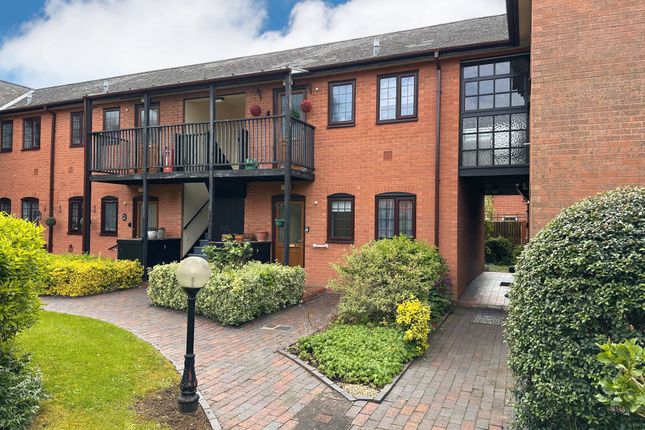 Flat for sale in Kinwarton Road, Alcester