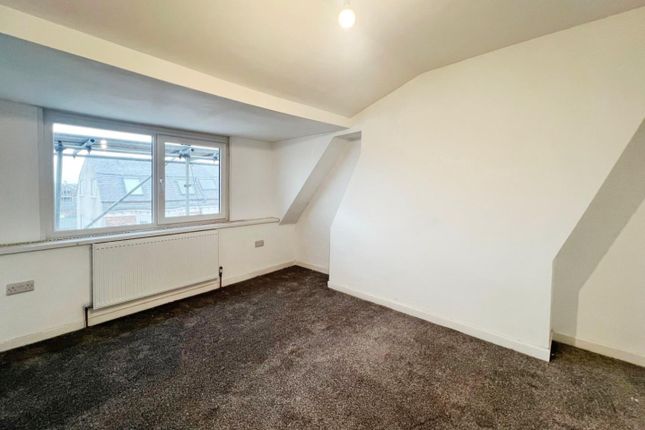 Winston Court, Flat 9, 7-8 Fort Terrace, Bridlington photo 2