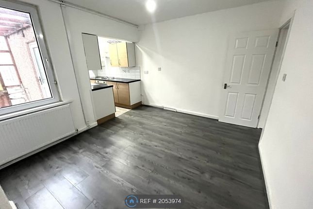 Terraced house to rent in Astley Avenue, Coventry