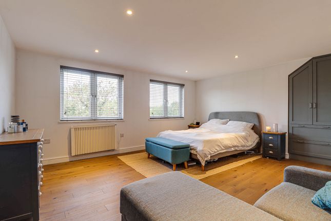 4, Riverford Close, Harpenden photo 4