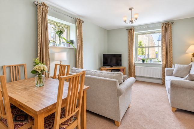 Flat 1, 6, Cross Close, Gloucestershire photo 4