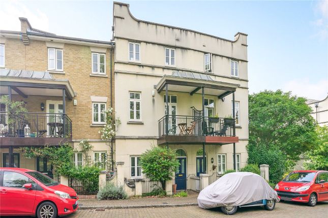 Thumbnail Terraced house for sale in Brockwell Park Row, London