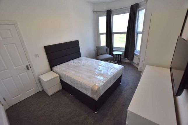 Thumbnail Room to rent in Room 6, Wokingham Road, Reading